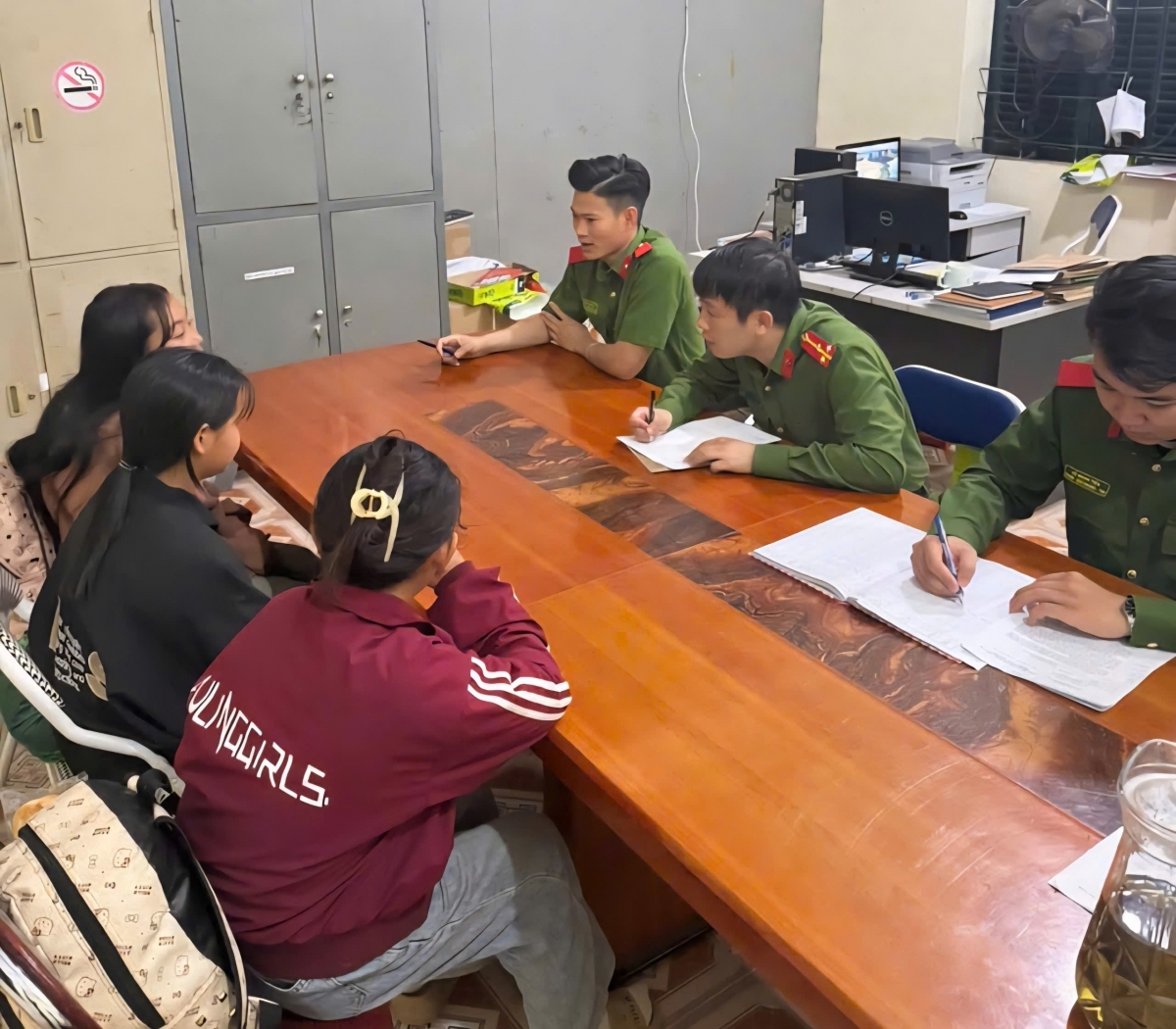 Nóng 24h: Ngăn chặn kịp thời 3 nữ sinh bỏ nhà theo lời dụ “việc nhẹ lương cao”